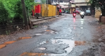 Rain exposes crumbling Angod roads in Mapusa