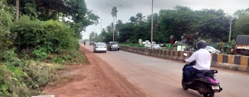 Unfinished service roads jeopardise highway safety