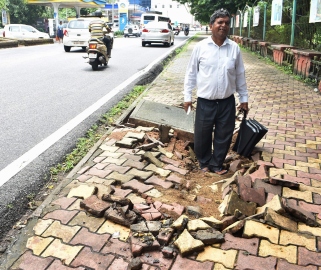 Delay in repair of collapsed Margao footpath raises safety concerns