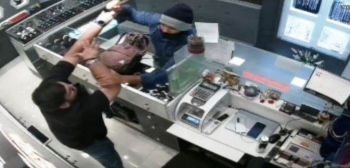 Questions surface after Borda jeweller attacked in daylight