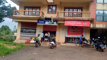 Two Tivim shops burgled, four vehicles damaged