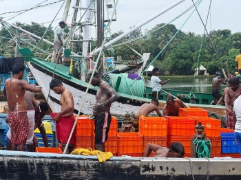 Cutbona jetty sanitation crisis resurfaces 10 days into season