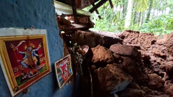 House collapses due to unrelenting showers in Morle