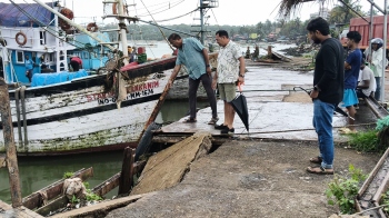 Portion of Kharewaddo jetty collapses during loading Ops