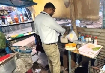 FDA crackdown in Margao; Five fast food gaddas ordered shut