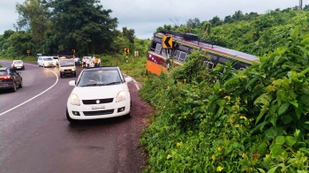 Bus goes off road at Balli, woman injured