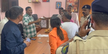 Tempers flare at Davorlim p’yat poll over move to halt, resume process