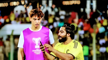 Fatorda selfie stunt backfires; fan taken into custody, selfie deleted