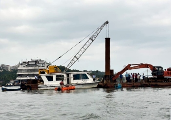 Angry residents foil dredging Ops at Reis Magos again