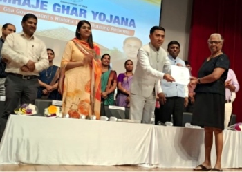 Remember those opposing ‘Mhaje Ghar Yojana': CM to beneficiaries