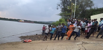 Car plunges into river near Pilgao-Sarmanas ferry wharf
