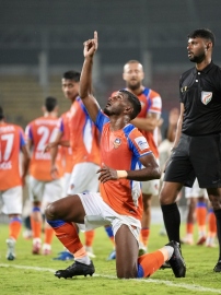 FC Goa overcome tunnel red card chaos to enter final