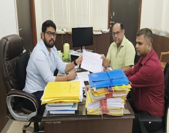 EROs hold weekly meetings with party representatives