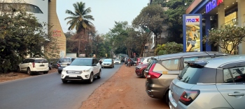 Civic lapses haunt Mapusa as roads turn into parking lots