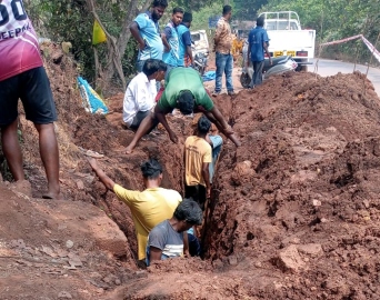 Damaged water pipe causes water scarcity in Pissurlem