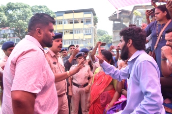 Mirabag protesters evicted from Lohia Maidan, launch Jail Bharo agitation