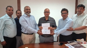 Maritime officers discuss sector issues with minister