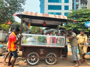 CCP cracks down on illegal stalls at KTC bus-stand