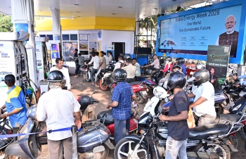 Panic buying continues to fuel long queues at petrol pumps