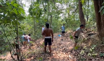Lairai Devi devotees clean well, restore pathway in Charavane