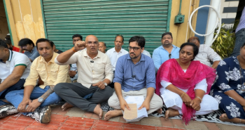 AAP stages ‘Chatai-Ushe Andolan’ outside Panaji PS over police harassment
