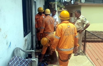 Smoke billows out of locked house in Vasco, fire averted