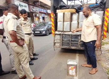 K'taka van carrying suspected animal fat seized in Margao