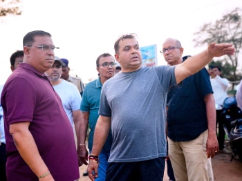 Minister reviews amenities along Salcete beach belt