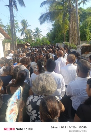 Thousands bid tearful goodbye to Fr Bolmax