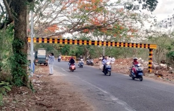 PWD installs height barrier on Ganeshpuri“Siolim“Marna road