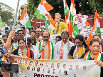 Mahila Congress stages protest against rising prices in Mapusa
