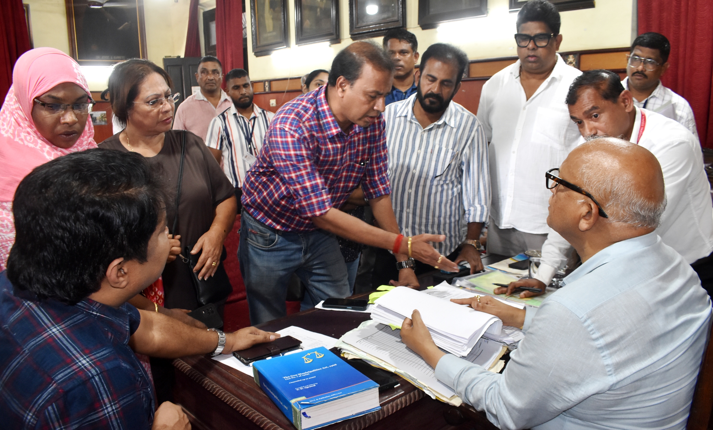 Kamat resumes Janata Darbar, says ready for civic polls