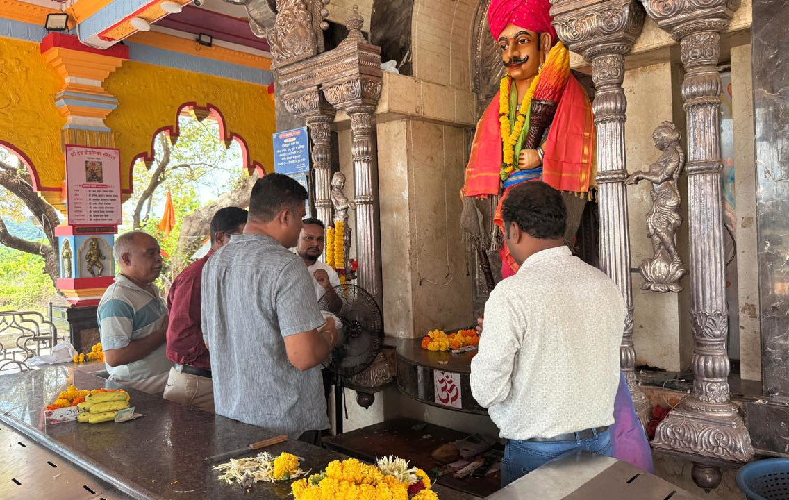 Farmers pray to Lord Bodgeshwar for rain