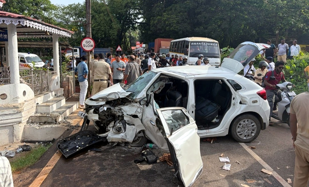 1 killed, 4 serious as car rams into roadside shrine at Bhoma
