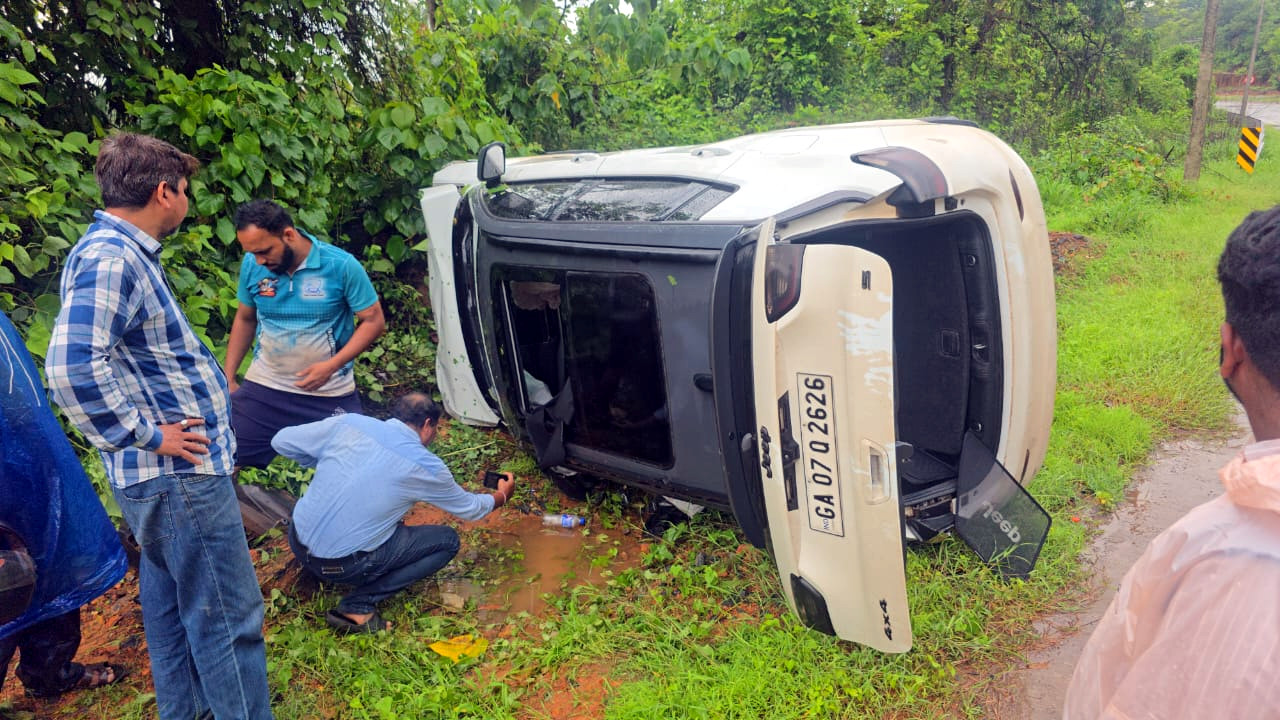 Car meets with self-accident on NH66 at Ugave-Pernem