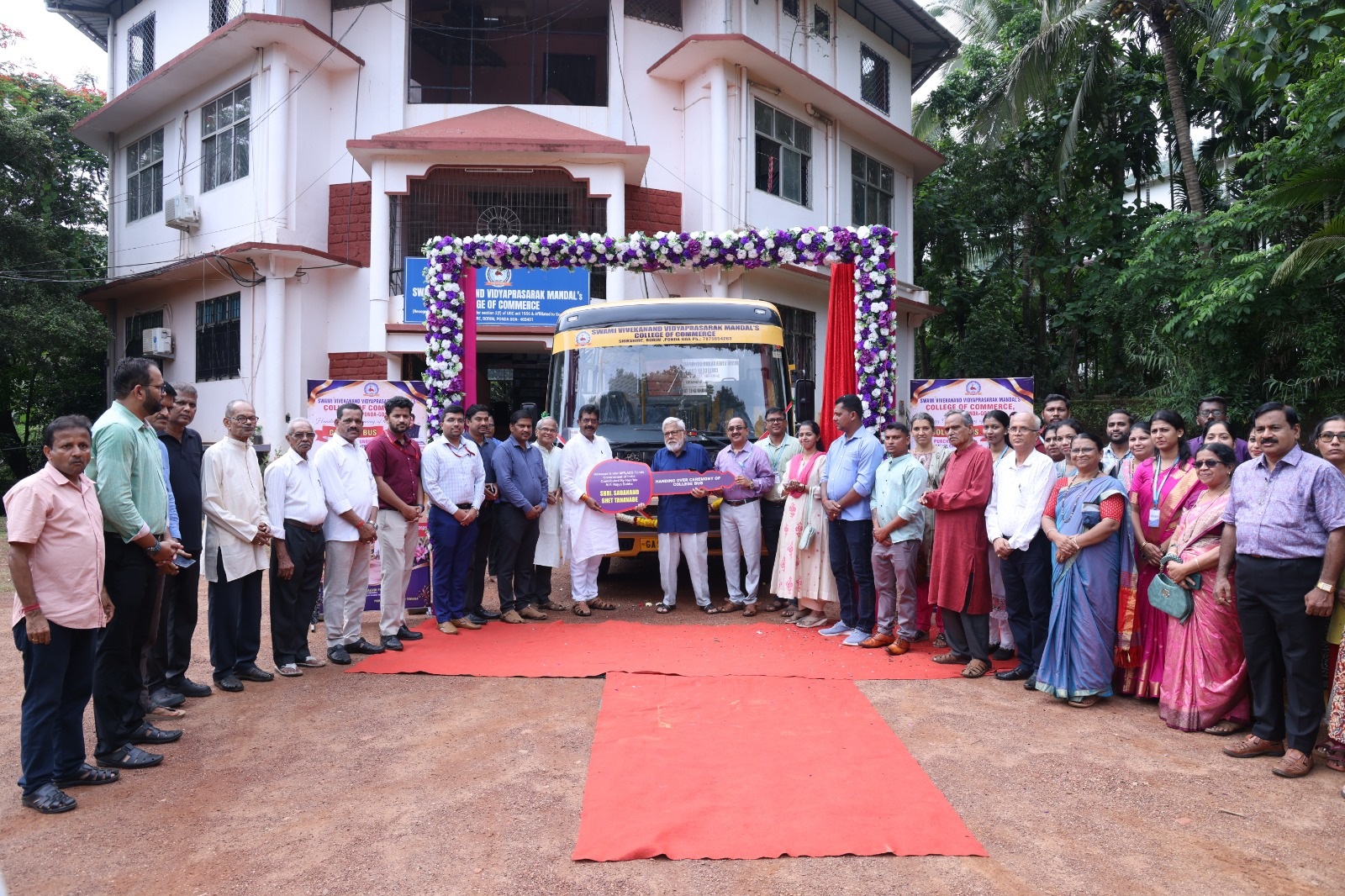 SVVM College gets first bus under MPLAD scheme