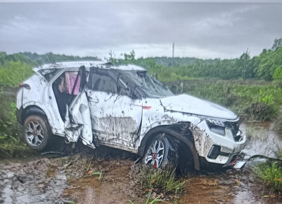 Youth killed after speeding car turns turtle in Canacona