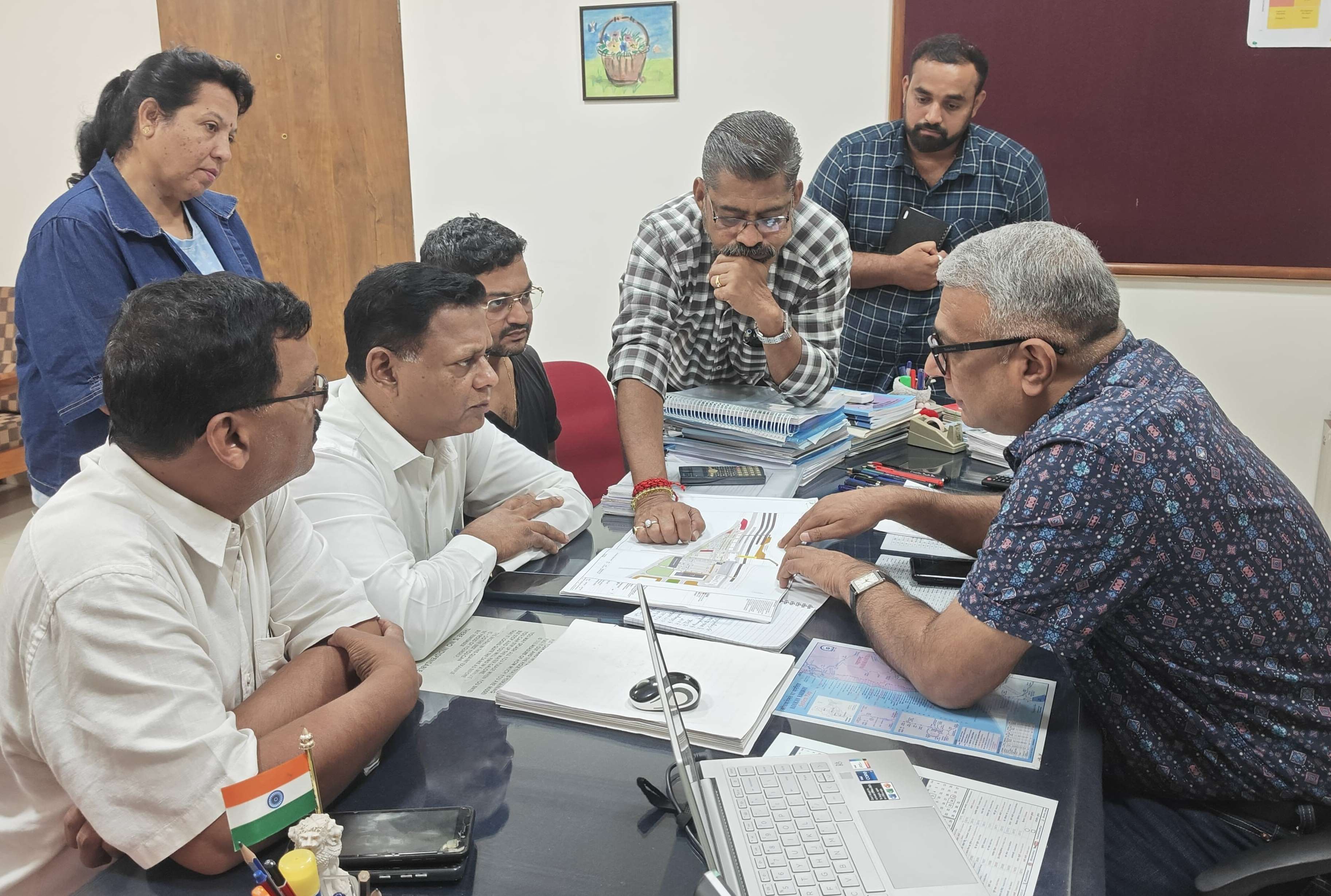 MP raises issue of rebuilding of railway footbridge with KRC
