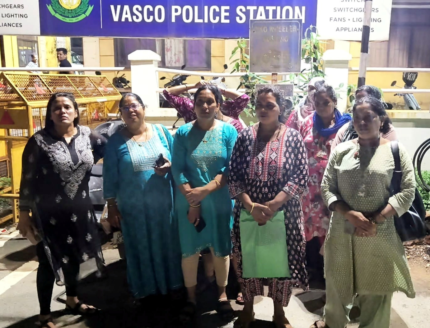 Gold loan scam: Victims take accused to Vasco police stn
