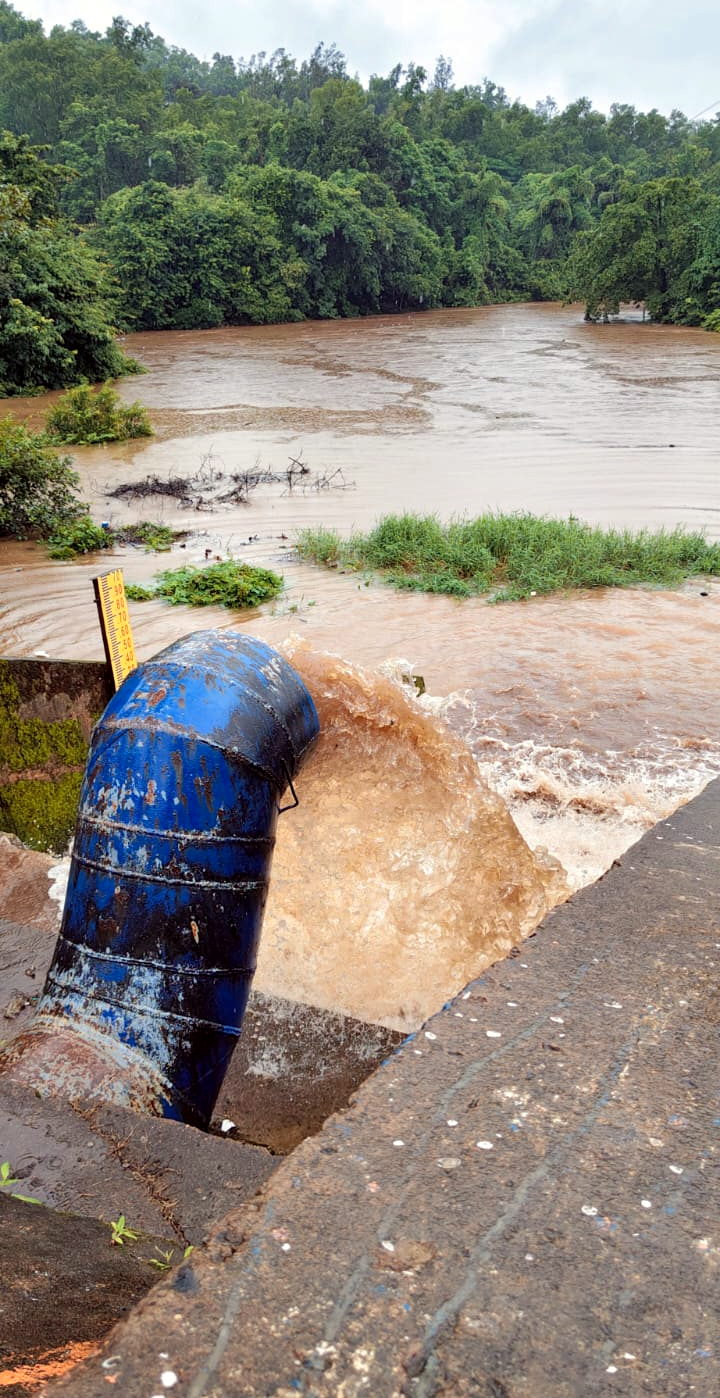 Walvanti river in Bicholim swells after heavy rain in Maharashtra