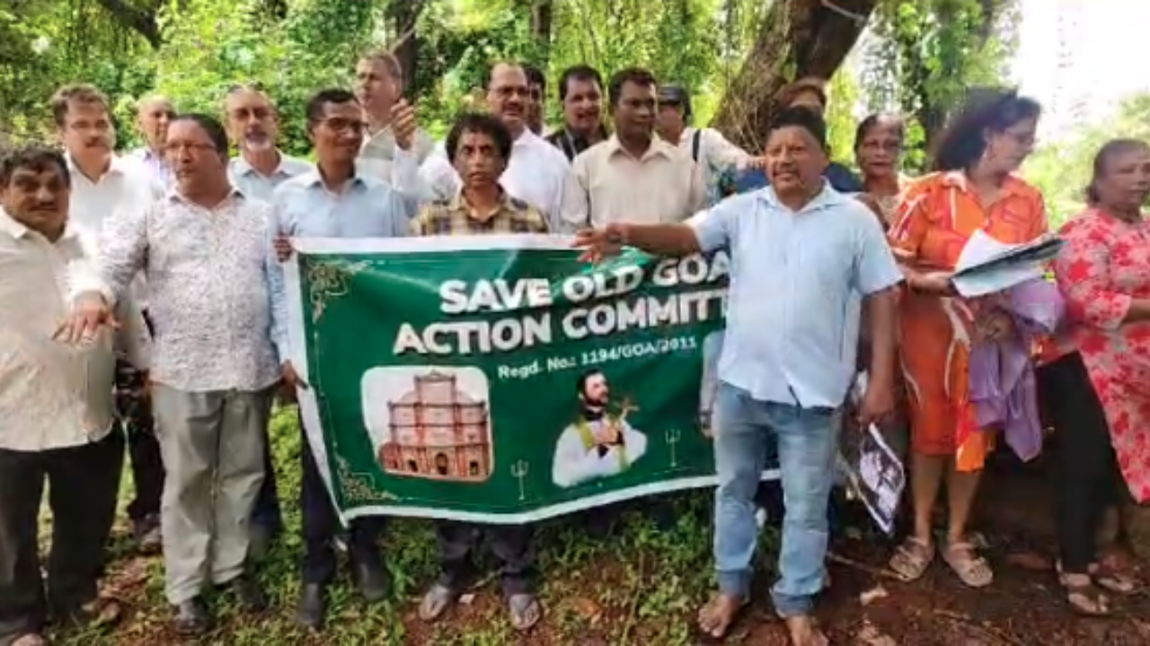 Protesters rally at   Old Goa against   three farmhouses