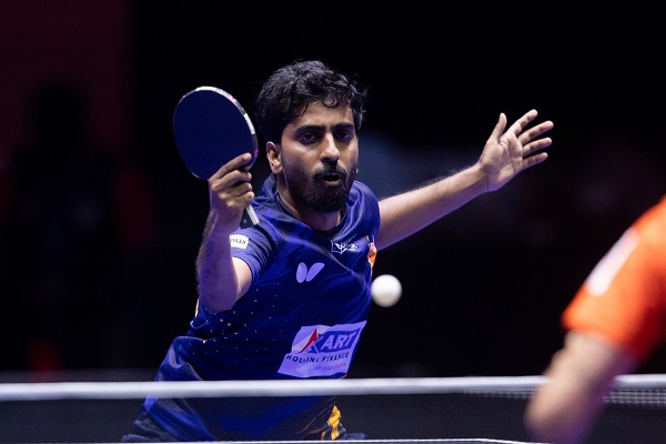 Dabang Delhi prevail over Ahmedabad APL Pipers