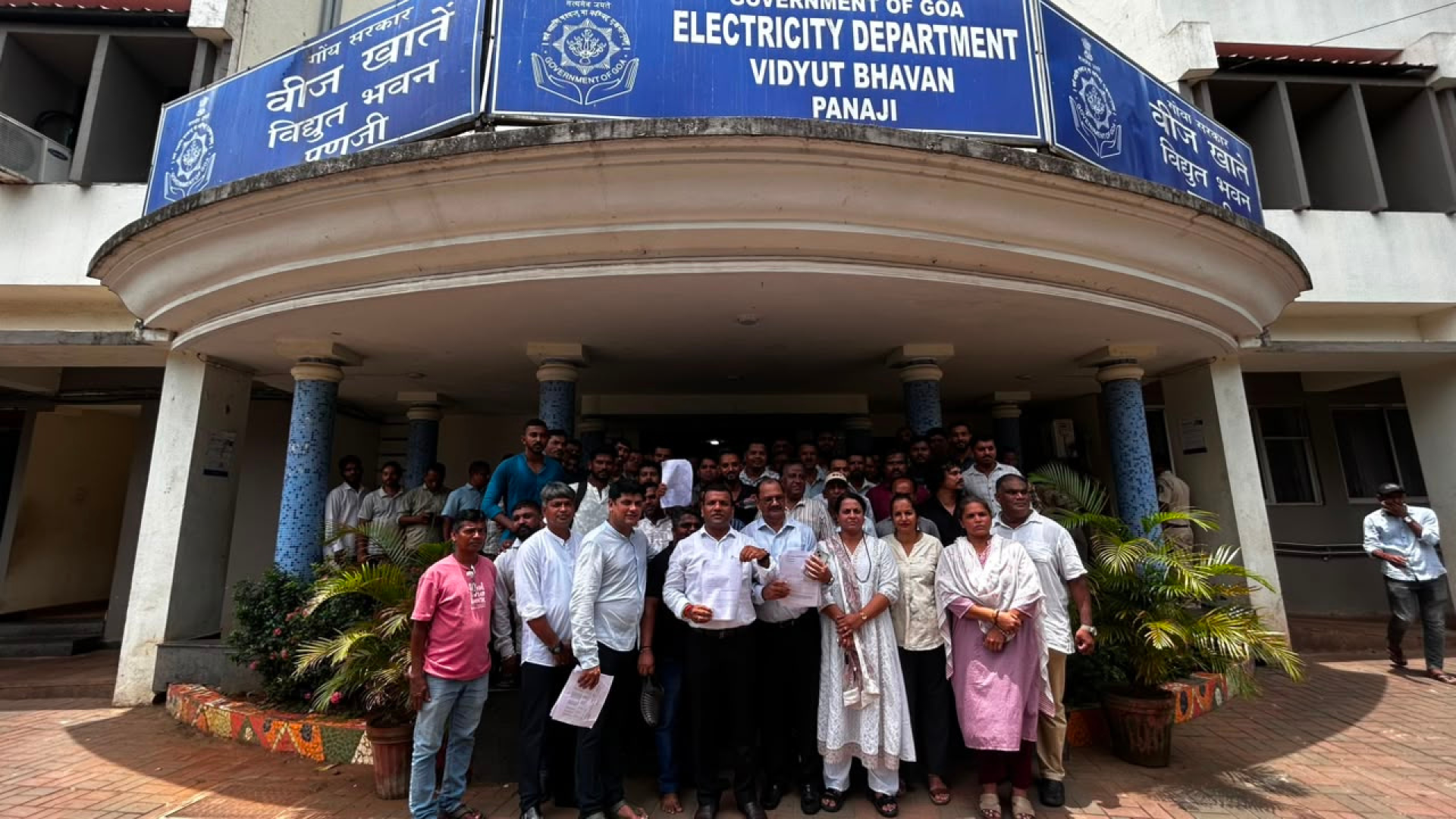 Congress raises meter readers' regularisation i...