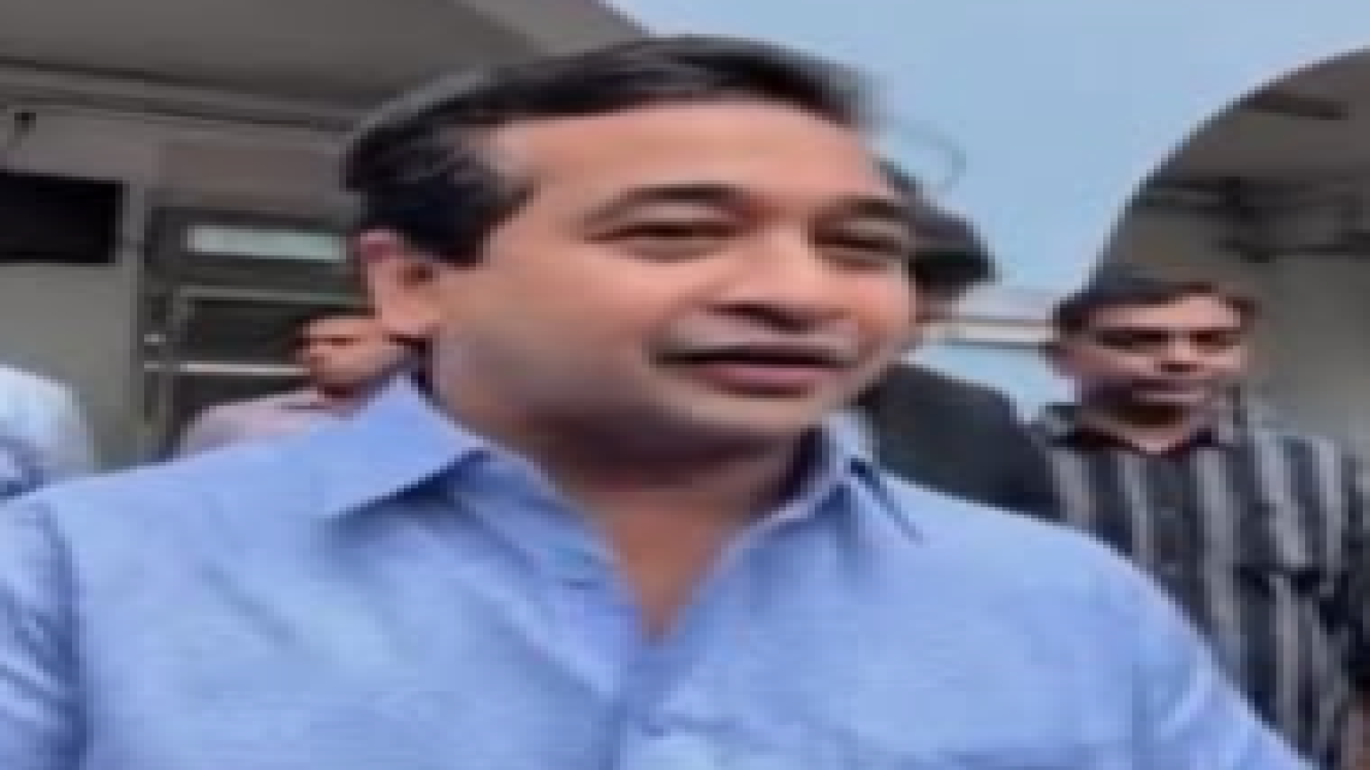 Court acquits Maha minister in 2013 toll plaza vandalism case