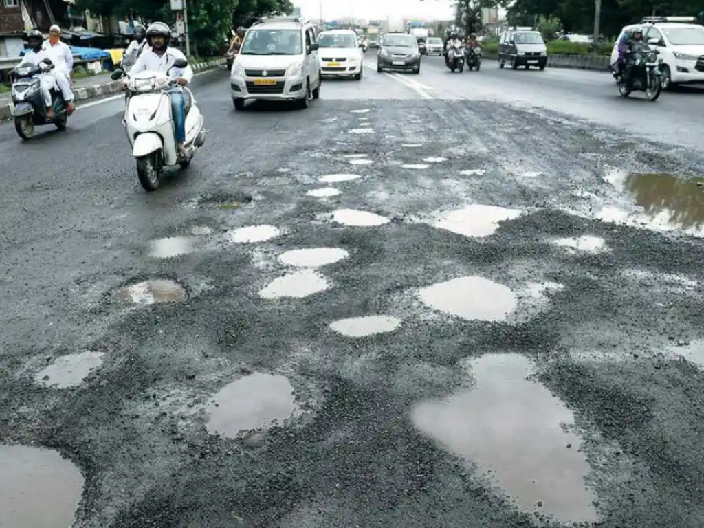 Uneven monsoon, timely road repairs keep potholes at bay