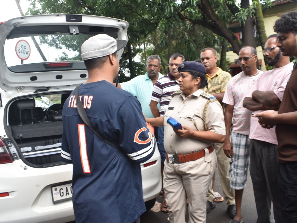 Row erupts over private car ferrying passengers from Margao station