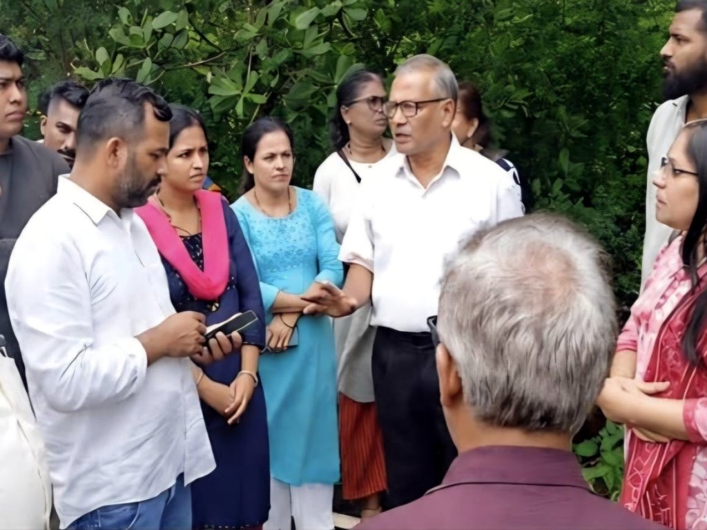 Officials inspect Costi piggery farm amid resid...