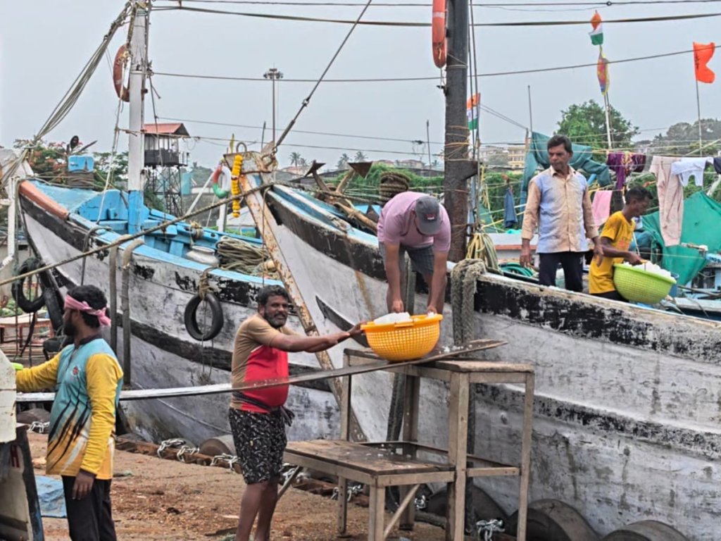 Fishing boats at Kharewaddo jetty ready to set sail as ban nears end