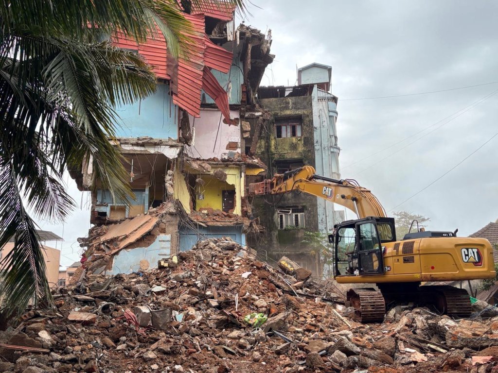 Vasco building demolished after years of neglect