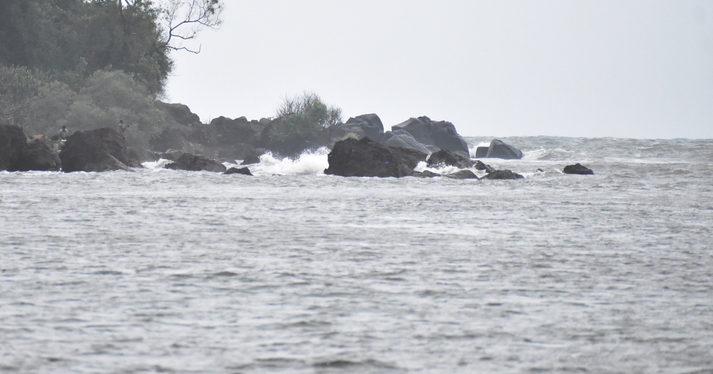 Nine years on, an unfinished project, an unresolved risk at the Sal mouth
